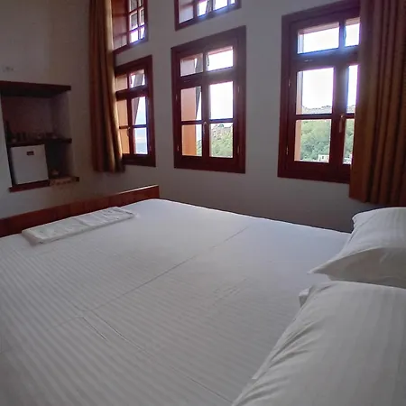 House Cela 3* Gjirokastër
