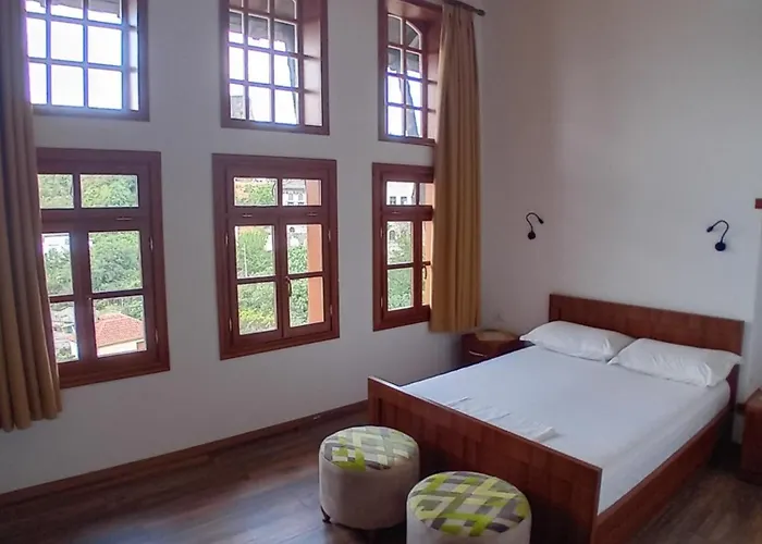 House Cela Hotel 3*