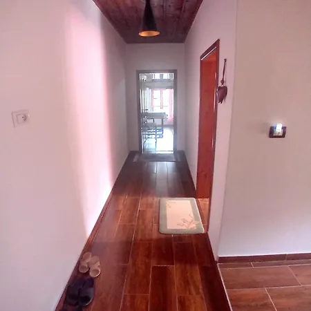 Ξενοδοχείο House