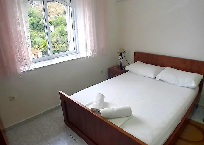 House Cela 3* Gjirokastër