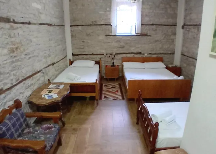 House Cela 호텔 Gjirokastër
