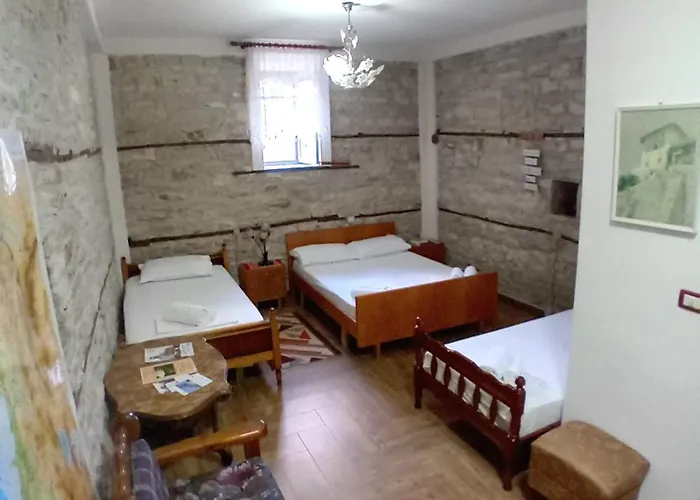 House Cela 호텔 Gjirokastër