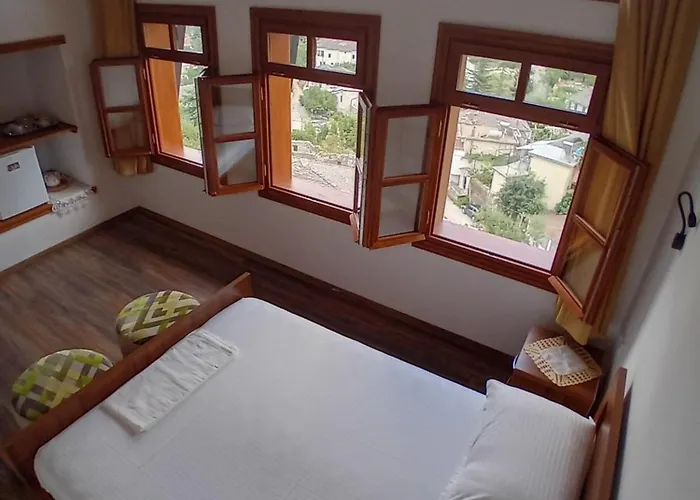 House Cela Gjirokastër